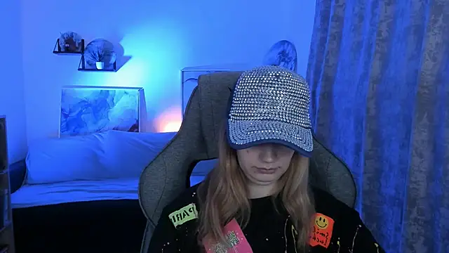 Snapshot of AleksaLaurent chatting on December 14, 2025, 8:31 am AleksaLaurent online show from December 14, 2025, 8:31 am