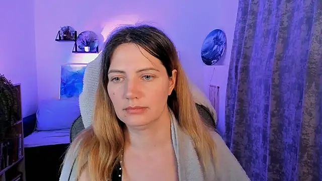 Snapshot of AleksaLaurent chatting on December 13, 2025, 8:04 pm AleksaLaurent online show from December 13, 2025, 8:04 pm