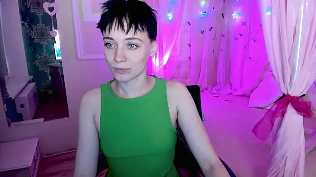 Snapshot of ErickaFetish chatting on November 12, 2025, 7:01 am ErickaFetish online show from November 12, 2025, 7:01 am