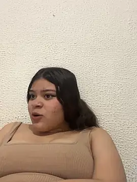 Tharafresneda  online show from November 26, 2025, 6:08 pm