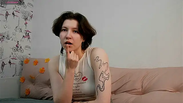 Snapshot of _t_a_t_u chatting on November 2, 2025, 1:05 pm t a t u online show from November 2, 2025, 1:05 pm