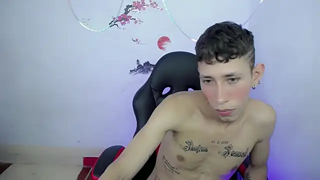 Snapshot of The_latin_boy chatting on November 17, 2025, 7:18 pm The latin boy online show from November 17, 2025, 7:18 pm