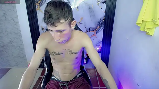 Snapshot of The_latin_boy chatting on November 29, 2025, 7:58 pm The latin boy online show from November 29, 2025, 7:58 pm