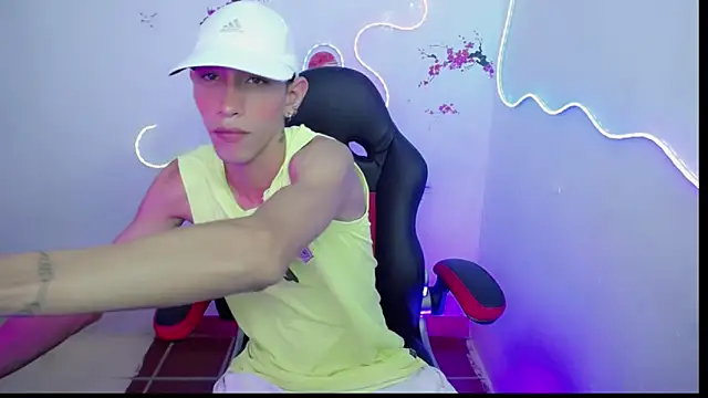 Snapshot of The_latin_boy chatting on November 20, 2025, 7:58 pm The latin boy online show from November 20, 2025, 7:58 pm