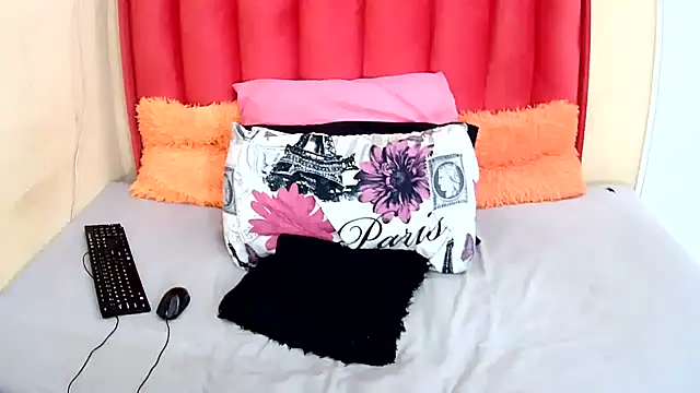 Snapshot of BubblegumBaddiexxxx chatting on December 1, 2025, 4:52 pm BubblegumBaddiexxxx online show from December 1, 2025, 4:52 pm