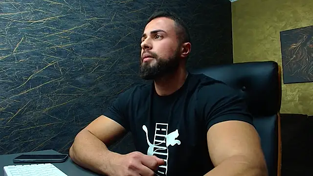 Snapshot of HayesWood chatting on November 12, 2025, 5:44 am HayesWood online show from November 12, 2025, 5:44 am