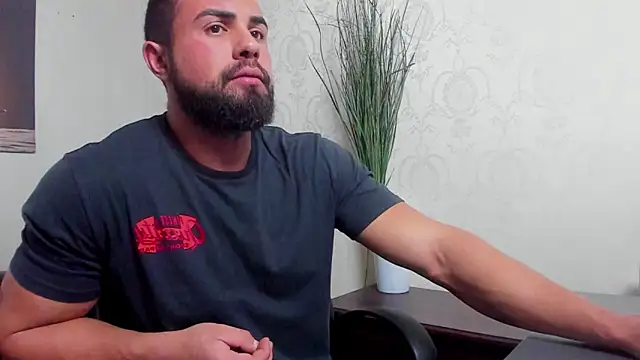 Snapshot of HayesWood chatting on November 23, 2025, 5:28 am HayesWood online show from November 23, 2025, 5:28 am