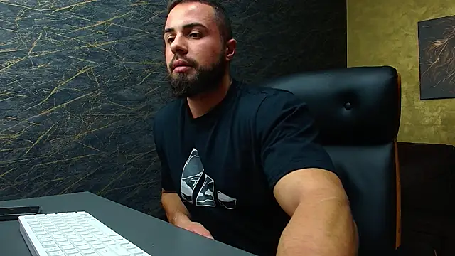 Snapshot of HayesWood chatting on November 13, 2025, 5:55 am HayesWood online show from November 13, 2025, 5:55 am