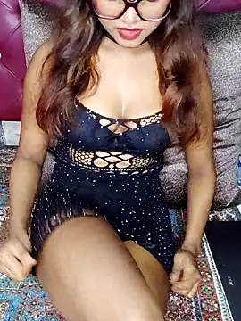 Snapshot of Smayra_model21 chatting on October 31, 2025, 2:35 pm Smayra model21 online show from October 31, 2025, 2:35 pm