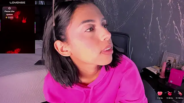 LilithLuxorr online show from November 21, 2025, 1:10 pm