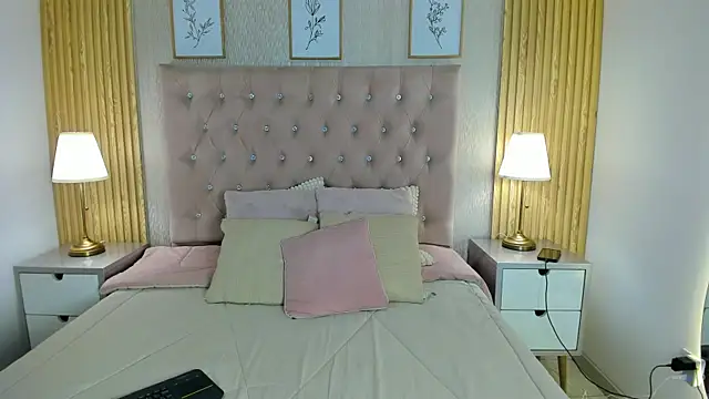 Snapshot of KamyGlam chatting on June 10, 2026, 8:21 pm KamyGlam online show from June 10, 2026, 8:21 pm