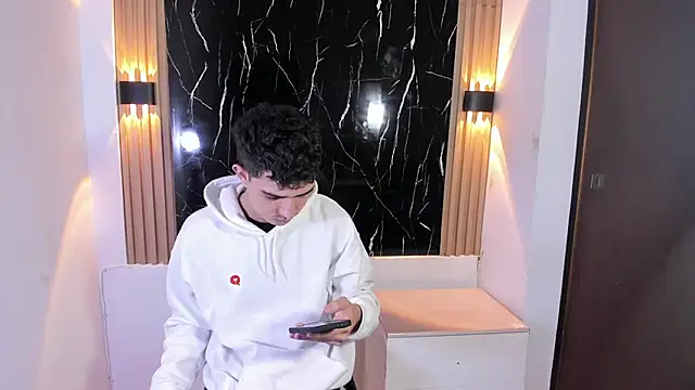 alejo gray online show from November 12, 2025, 3:21 am