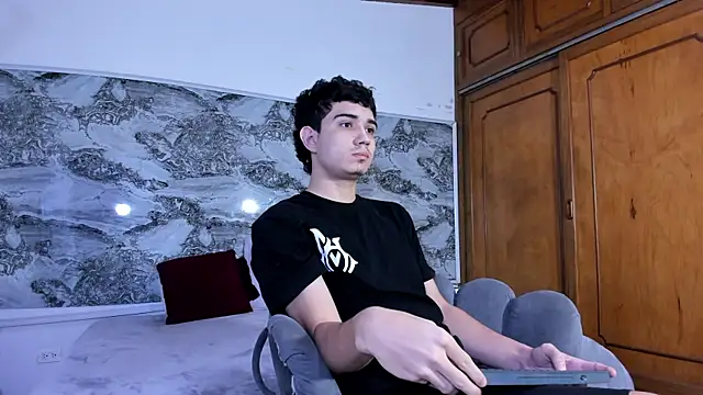 alejo gray online show from December 2, 2025, 12:07 pm