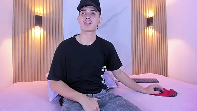 alejo gray online show from November 5, 2025, 3:20 am