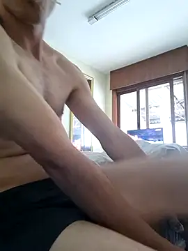 Snapshot of Casal2011 chatting on October 28, 2025, 7:35 pm Casal2011 online show from October 28, 2025, 7:35 pm