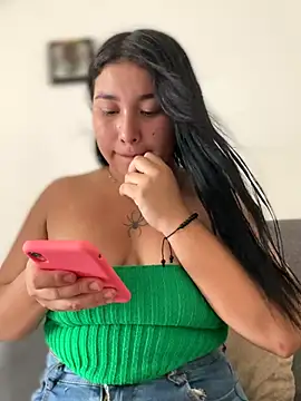 Snapshot of Vickybon chatting on November 13, 2025, 6:56 pm Vickybon online show from November 13, 2025, 6:56 pm