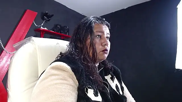 serenamystsh online show from November 3, 2025, 8:01 pm