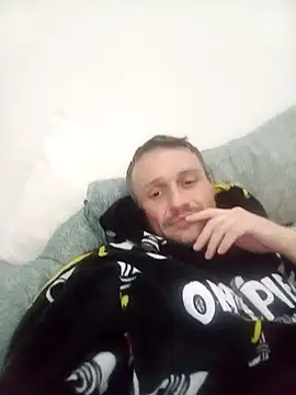 Caliguy36 online show from November 13, 2025, 2:26 am