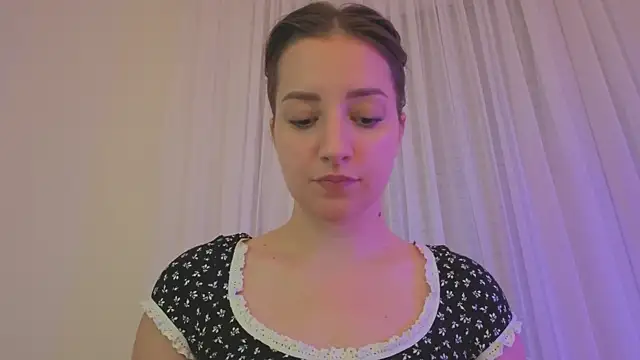 Snapshot of _annieone chatting on November 8, 2025, 10:35 pm annieone online show from November 8, 2025, 10:35 pm