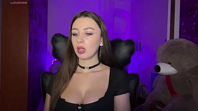 Snapshot of SweetCherry__N chatting on November 15, 2025, 6:01 pm SweetCherry N online show from November 15, 2025, 6:01 pm