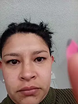 Snapshot of Macarena-2 chatting on October 29, 2025, 9:47 pm Macarena-2 online show from October 29, 2025, 9:47 pm