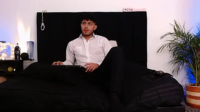 Snapshot of jaiden_thoner chatting on November 10, 2025, 5:12 am jaiden thoner online show from November 10, 2025, 5:12 am