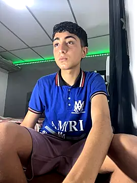 Snapshot of MathieuAGT chatting on November 2, 2025, 11:21 pm MathieuAGT online show from November 2, 2025, 11:21 pm