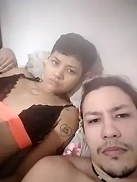 Iasmimbuttercup online show from November 6, 2025, 3:32 am