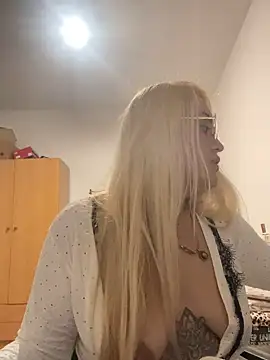 Snapshot of Rhea_calvert_ chatting on October 30, 2025, 10:06 pm Rhea calvert online show from October 30, 2025, 10:06 pm