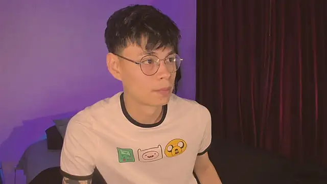 Snapshot of estmonnn chatting on November 18, 2025, 12:59 am estmonnn online show from November 18, 2025, 12:59 am