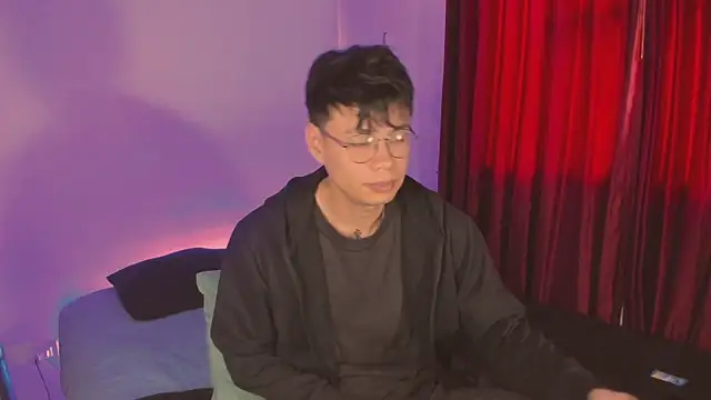 Snapshot of estmonnn chatting on November 21, 2025, 9:25 pm estmonnn online show from November 21, 2025, 9:25 pm