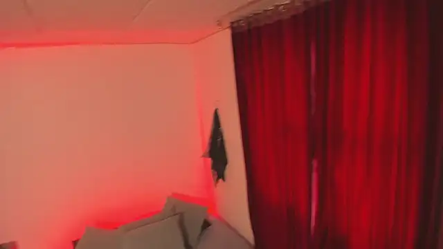 Snapshot of estmonnn chatting on November 27, 2025, 9:59 pm estmonnn online show from November 27, 2025, 9:59 pm