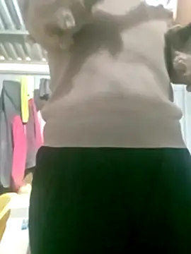 Snapshot of matbiec- chatting on November 15, 2025, 12:03 am matbiec- online show from November 15, 2025, 12:03 am