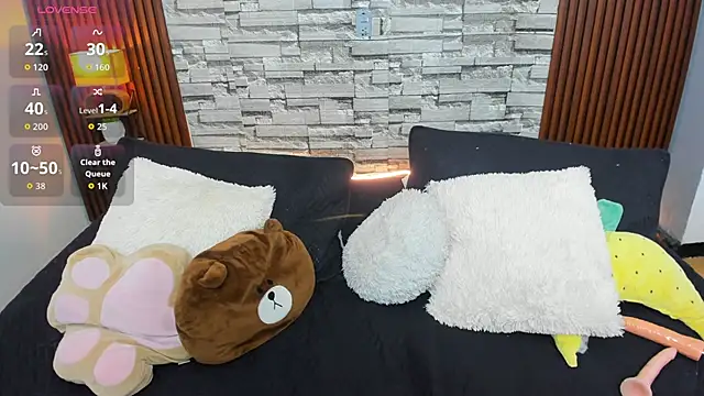 melody velvet online show from October 29, 2025, 4:00 am