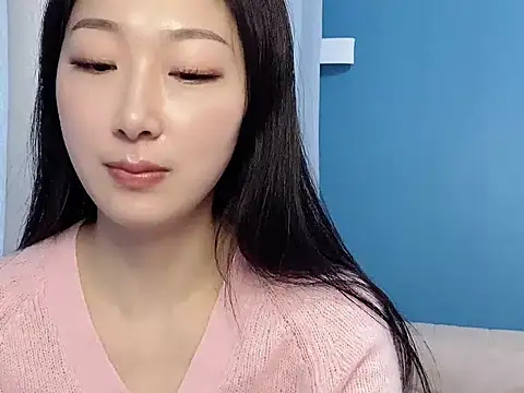 Snapshot of ella55-- chatting on November 15, 2025, 5:11 am ella55-- online show from November 15, 2025, 5:11 am