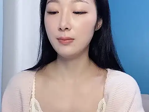 Snapshot of ella55-- chatting on November 12, 2025, 2:59 am ella55-- online show from November 12, 2025, 2:59 am