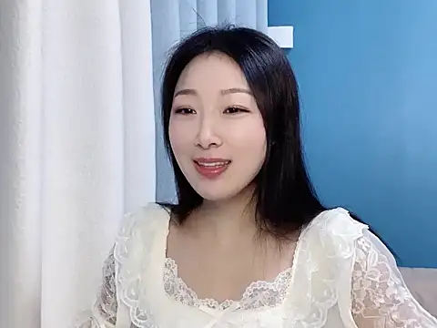 Snapshot of ella55-- chatting on November 18, 2025, 12:59 am ella55-- online show from November 18, 2025, 12:59 am