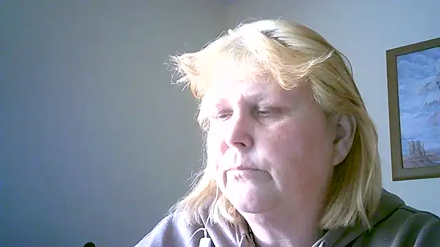 Snapshot of Sylviastar46 chatting on November 11, 2025, 2:45 pm Sylviastar46 online show from November 11, 2025, 2:45 pm