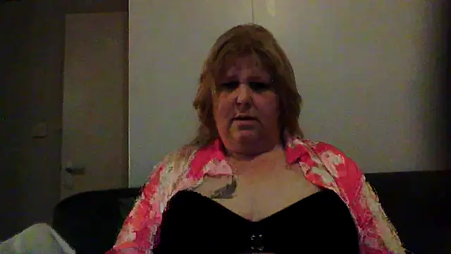 Sylviastar46 online show from February 25, 2026, 11:04 pm
