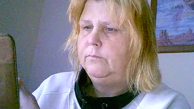 Sylviastar46 online show from November 19, 2025, 8:36 am