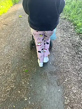 Teeny-Slut18 online show from April 29, 2026, 5:44 am