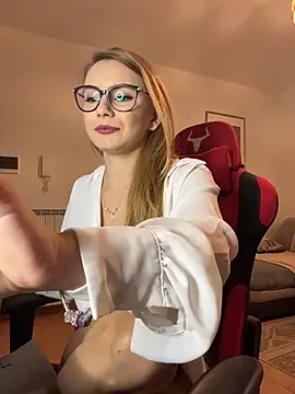 AlessiaCreed online show from November 11, 2025, 10:37 pm