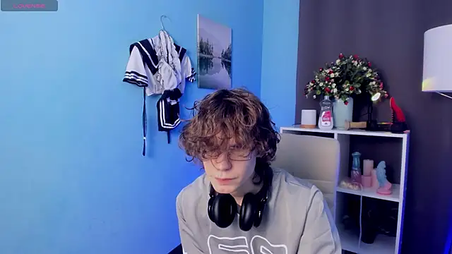 LeoBensyten online show from November 19, 2025, 5:13 pm