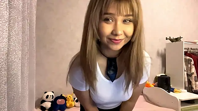 Snapshot of LovelyLara chatting on November 15, 2025, 6:45 pm LovelyLara online show from November 15, 2025, 6:45 pm