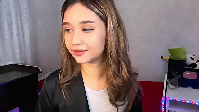 Snapshot of LovelyLara chatting on November 21, 2025, 6:18 pm LovelyLara online show from November 21, 2025, 6:18 pm