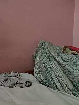 Snapshot of pujapujarrrr chatting on November 2, 2025, 8:19 am pujapujarrrr online show from November 2, 2025, 8:19 am