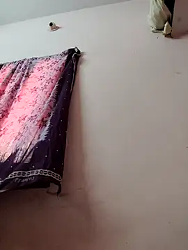 Snapshot of pujapujarrrr chatting on November 19, 2025, 10:15 am pujapujarrrr online show from November 19, 2025, 10:15 am