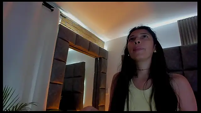 Snapshot of BrigitteVons chatting on May 20, 2026, 5:48 am BrigitteVons online show from May 20, 2026, 5:48 am