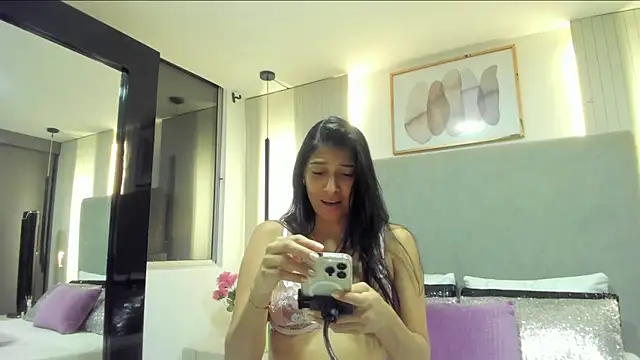 Snapshot of BrigitteVons chatting on June 6, 2026, 3:45 am BrigitteVons online show from June 6, 2026, 3:45 am