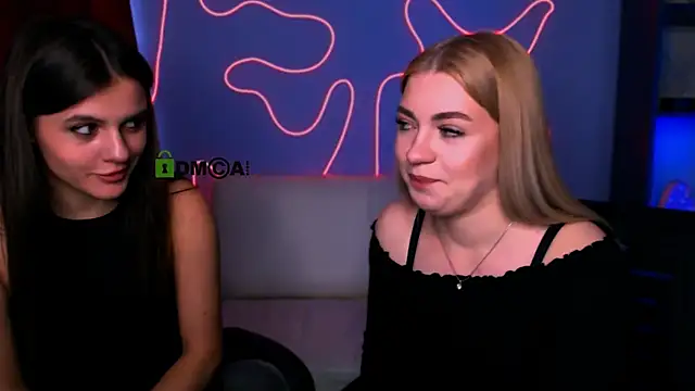 lisa dark  online show from May 11, 2026, 2:45 pm